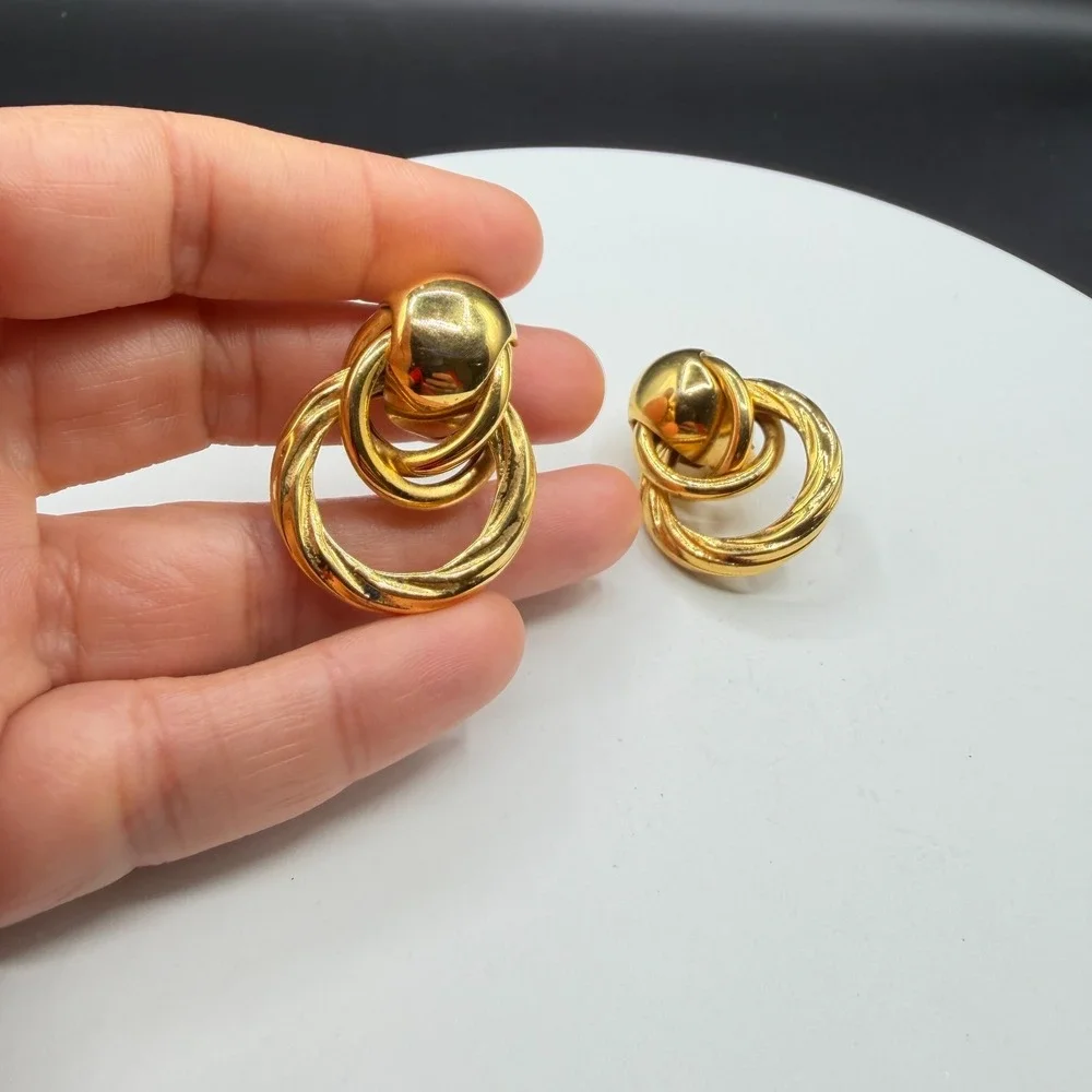Gold Tone Chunky Interlocking Door Knocker Clip On Earrings Statement Jewelry